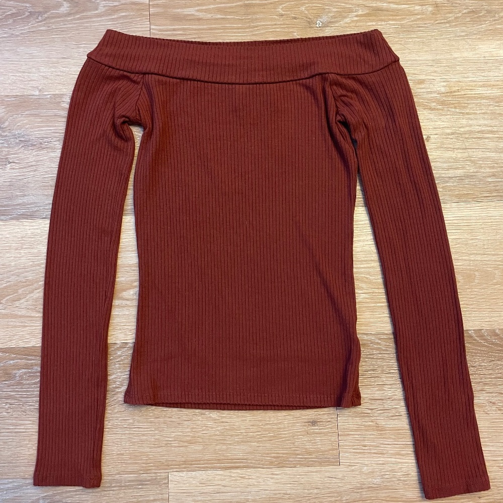 Off the shoulder long sleeve